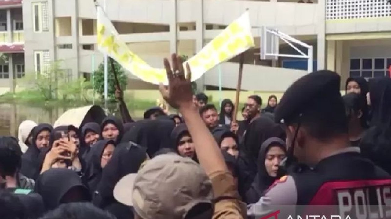 Pemprov Kalbar meminta Kemendikbud membuka akses PDSS setelah ratusan siswa SMAN 1 Mempawah gagal SNBP akibat kesalahan input data, dan meminta solusi serta mitigasi agar kejadian serupa tak terulang.