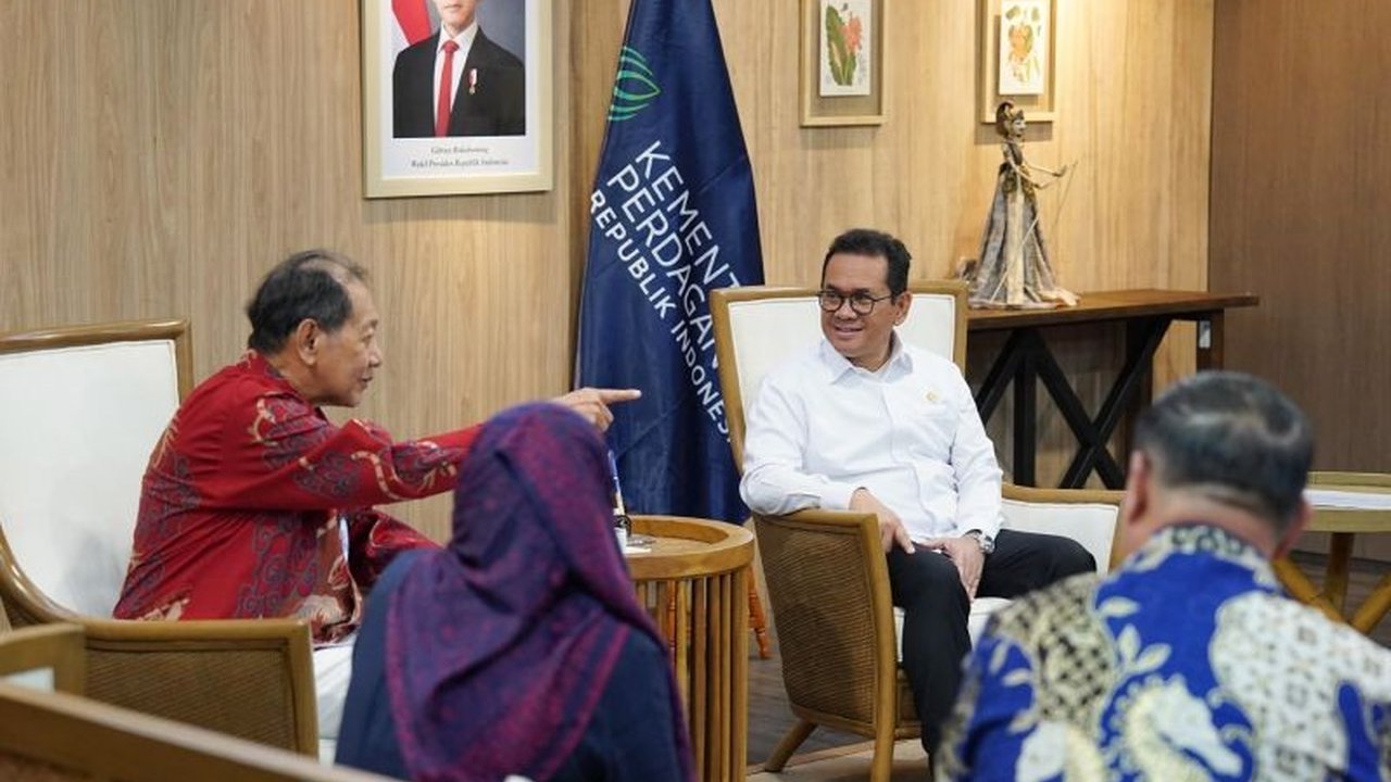 Kementerian Perdagangan Indonesia dan Asia Council for Small Business (ACSB) berkolaborasi untuk meningkatkan ekspor UMKM melalui program UMKM BISA Ekspor, dengan berbagai strategi untuk mendorong pertumbuhan bisnis dan perluasan pasar.