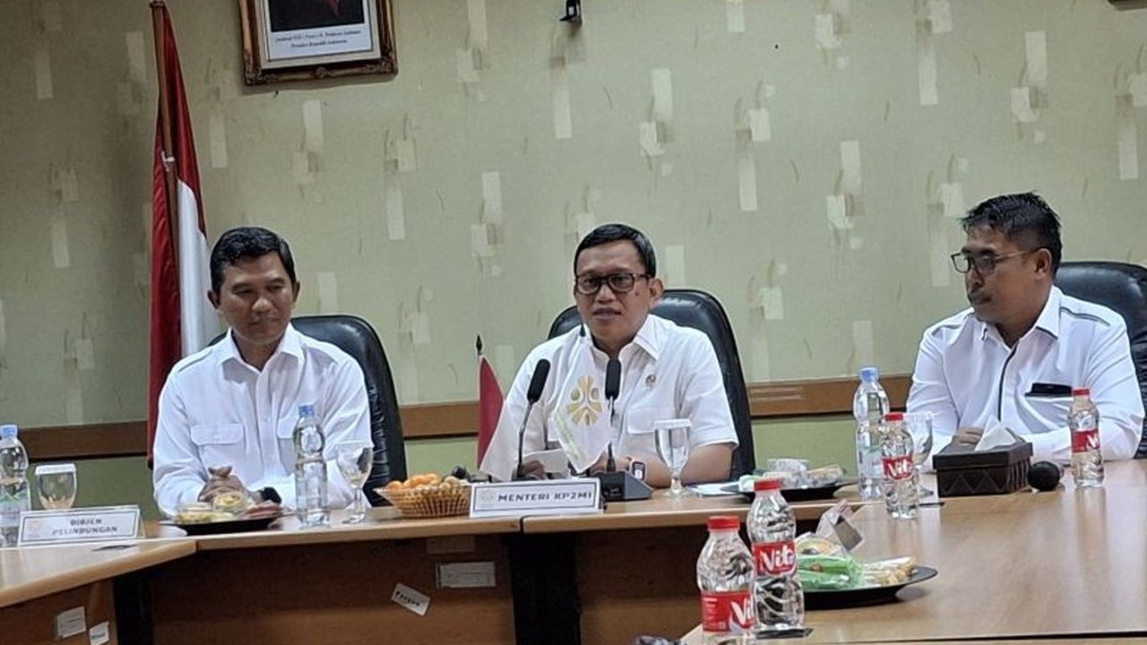 Menanggapi banyaknya PMI yang bekerja ke Timur Tengah secara ilegal, Menteri P2MI tengah mengkaji kembali penempatan PMI ke Timur Tengah dengan prioritas perlindungan dan penghasilan yang lebih baik bagi para pekerja migran.