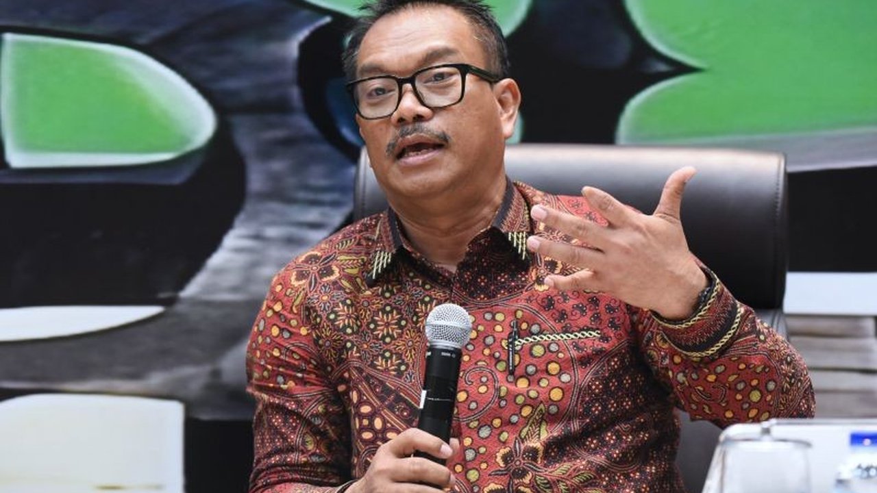 Anggota Komisi IX DPR RI, Edy Wuryanto, menyoroti pentingnya payung hukum dan tata kelola yang lebih baik untuk program Makan Bergizi Gratis (MBG) agar tepat sasaran dan akuntabel, serta menyerukan transparansi dan komunikasi publik yang efektif.