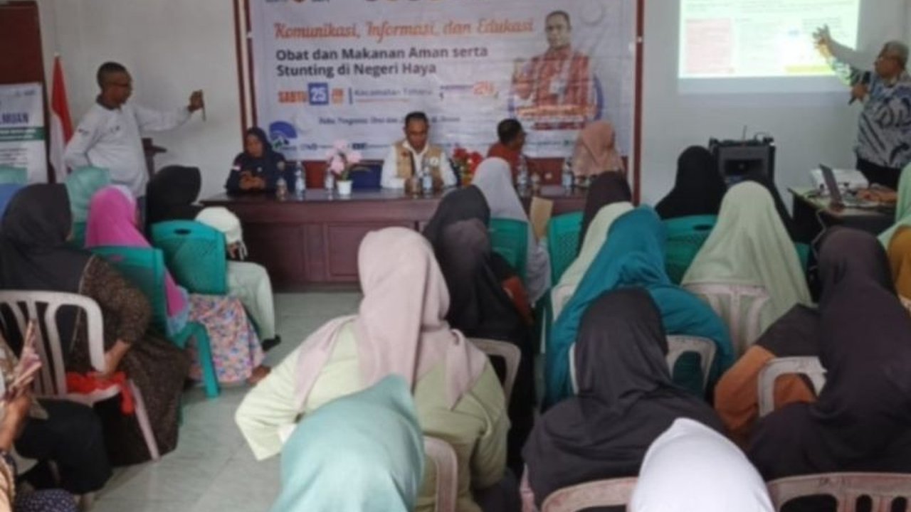 BPOM Ambon dan Dinas Kesehatan Maluku memberikan edukasi di Maluku Tengah tentang bahaya AMR, pembuangan sampah obat yang tepat, dan keamanan pangan, guna mencegah resistensi antimikroba dan stunting.