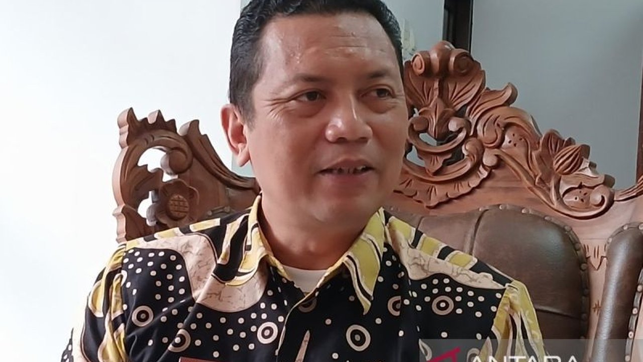 Sebelas sekolah di Temanggung, Jawa Tengah, rusak berat dan membutuhkan perbaikan segera;  pembiayaan perbaikan direncanakan melalui BOS, APBD, dan APBN, namun prosesnya terhambat Inpres I 2025.