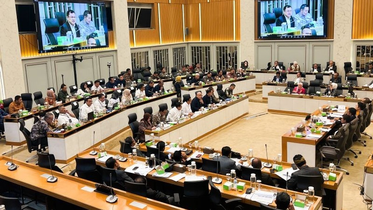 Perum Bulog telah menyerap 18.300 ton beras hingga 3 Februari 2025 untuk penguatan Cadangan Pangan Pemerintah (CPP), dan menargetkan penyerapan 3 juta ton hingga April 2025.