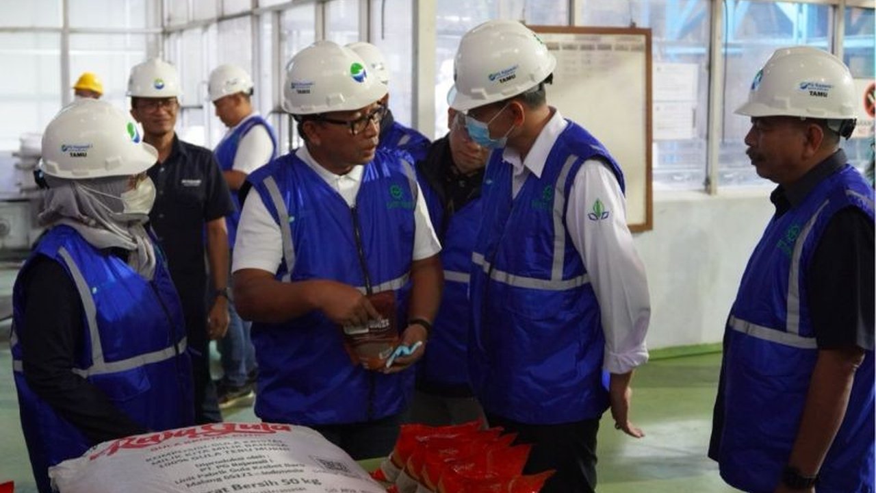 ID FOOD memastikan ketersediaan pasokan pangan pokok seperti gula, garam, minyak goreng, dan daging tercukupi selama Ramadhan 2025 untuk menjaga stabilitas harga dan distribusi.