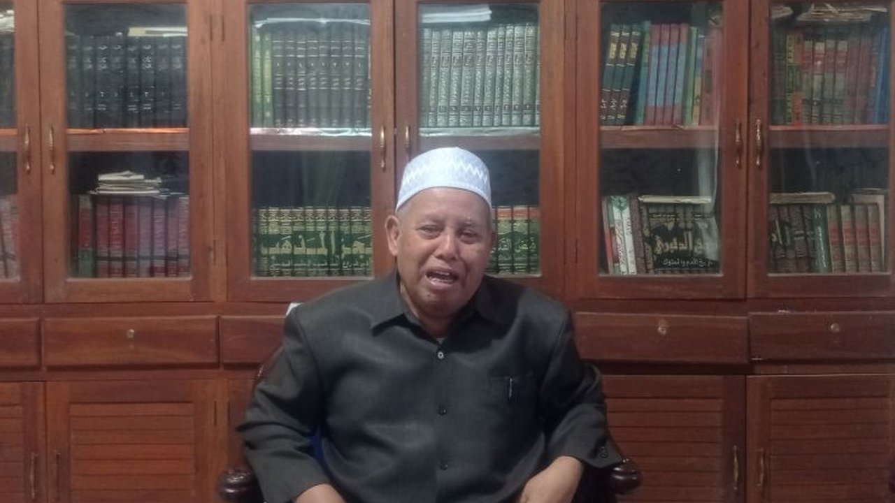 Ulama kharismatik Lebak, KH Hasan Basri, mendukung alokasi 2% dari target PAD 2025 (Rp10 miliar) untuk program Makan Bergizi Gratis (MBG) bagi pelajar,  menganggapnya lebih tepat sasaran dibanding pendanaan dari zakat.