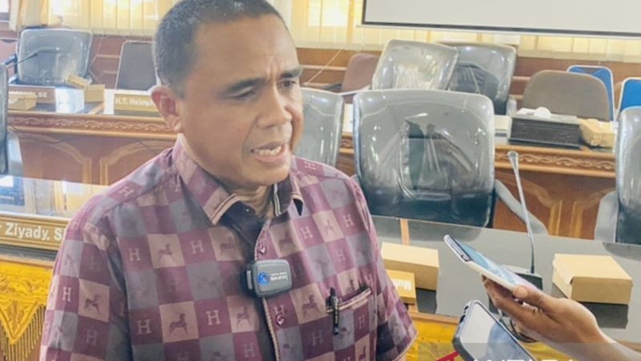 DPRK Aceh Barat membentuk panitia khusus untuk menyelidiki dugaan aktivitas hauling batu bara ilegal yang tidak sesuai dengan UU Minerba, khususnya izin dari Kementerian PUPR dan Lingkungan Hidup.