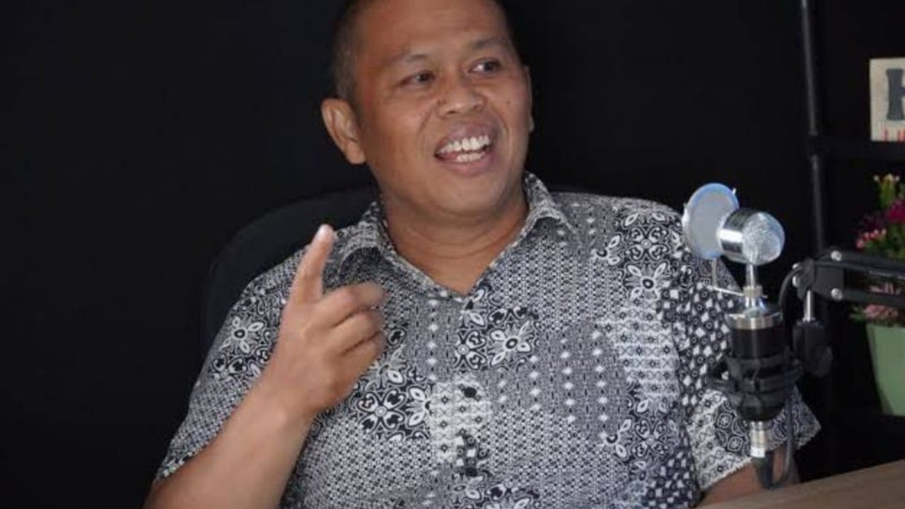 Kenaikan tarif air PAM Jaya di Jakarta menuai pro dan kontra; akademisi menilai kenaikan layak karena perbaikan infrastruktur, sementara DPRD menyoroti kualitas layanan yang belum optimal dan profitabilitas PAM Jaya.