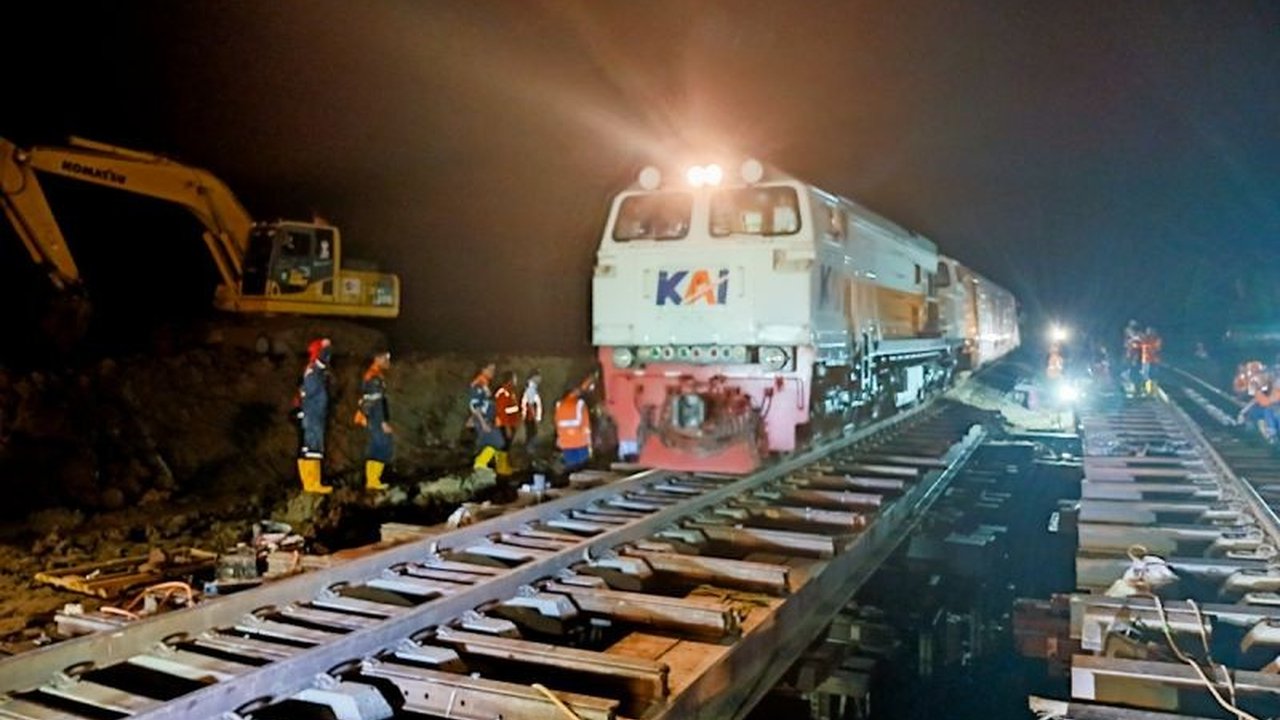 Setelah 15 hari perbaikan pasca banjir di Grobogan, jalur kereta api kembali beroperasi normal berkat kolaborasi KAI dengan berbagai pihak, dengan KA Airlangga menjadi kereta pertama yang melewati jalur yang telah pulih.