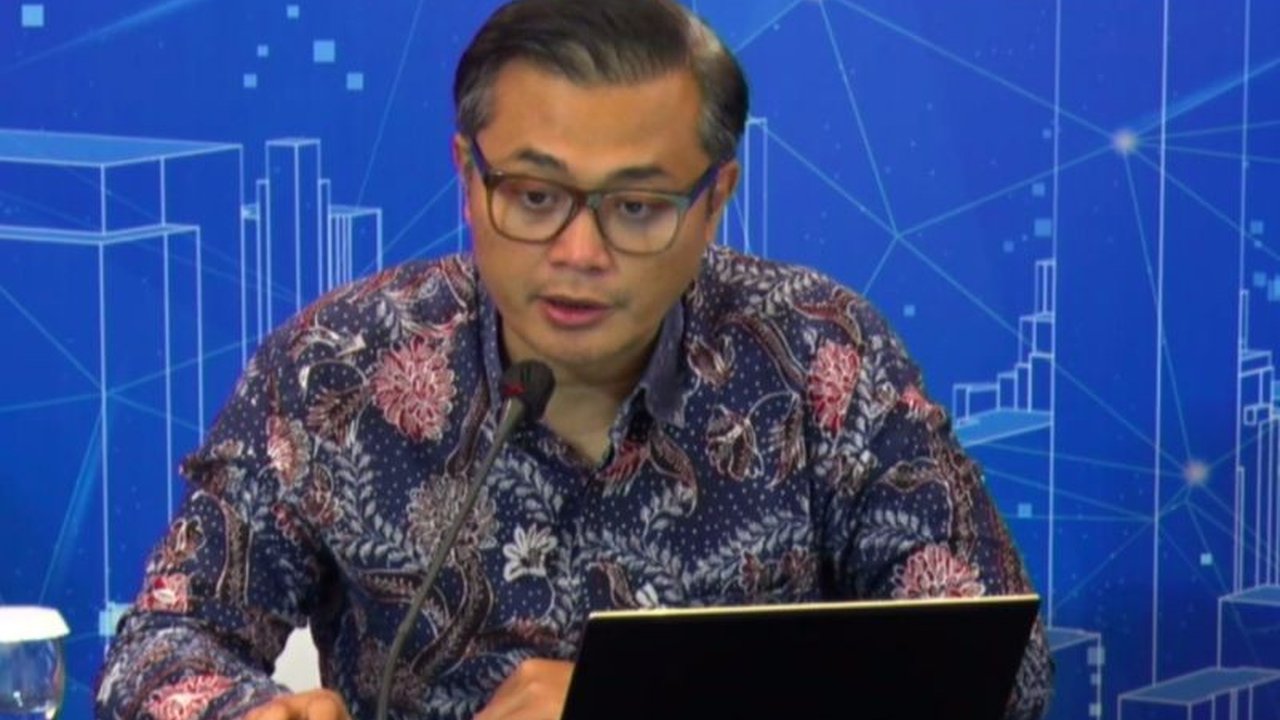 Bank Mandiri memproyeksikan pertumbuhan ekonomi Indonesia mencapai 5 persen pada 2024, ditopang ekspor yang kuat meski di tengah ketidakpastian global, namun dengan konsumsi rumah tangga yang sedikit melemah.