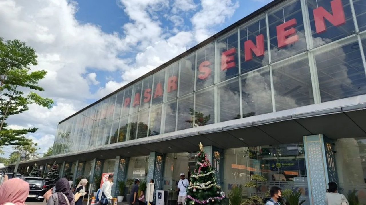 PT KAI Daop 1 Jakarta menertibkan pedagang kaki lima (PKL) di Stasiun Pasar Senen untuk menjaga ketertiban, kebersihan, dan kenyamanan pengguna kereta api, sesuai Perda Nomor 8 Tahun 2007.