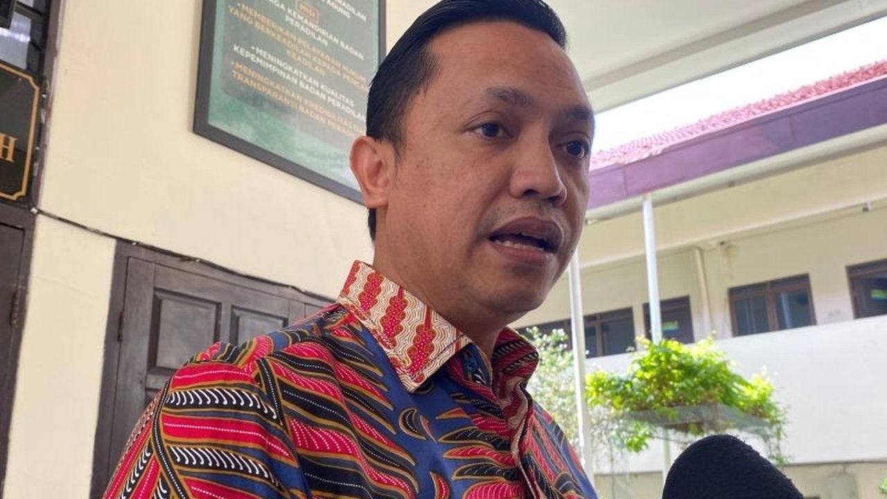 Kuasa hukum Hasto Kristiyanto berharap sidang praperadilan penetapan tersangka kliennya berjalan cepat dan transparan, mempertanyakan bukti-bukti yang dinilai prematur dan minim aspek yuridis.