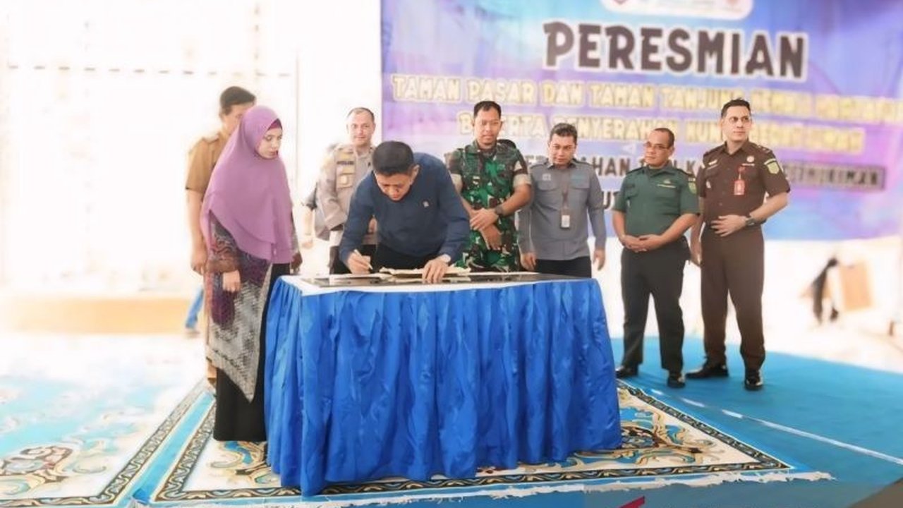 Pemerintah Kabupaten OKU Timur menargetkan renovasi 2000 rumah warga miskin pada tahun ini untuk meningkatkan kualitas hunian dan kesehatan masyarakat, meningkat dari 1000 unit tahun lalu.
