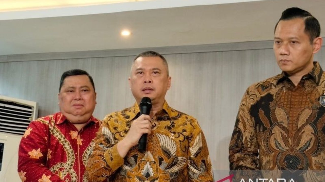 Menteri Perhubungan Dudy Purwagandhi kembali mengingatkan pentingnya keselamatan pengguna jalan usai kecelakaan beruntun di Tol Ciawi, Bogor, yang mengakibatkan korban jiwa dan mendesak pemangku kepentingan untuk meningkatkan kepedulian.
