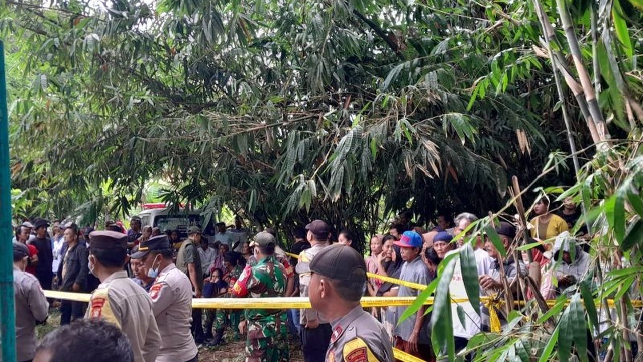 Seorang nasabah di Bekasi membunuh penagih utang keliling karena tertekan saat ditagih, kemudian menghilangkan jejak dengan menyimpan sepeda motor dan mayat korban.