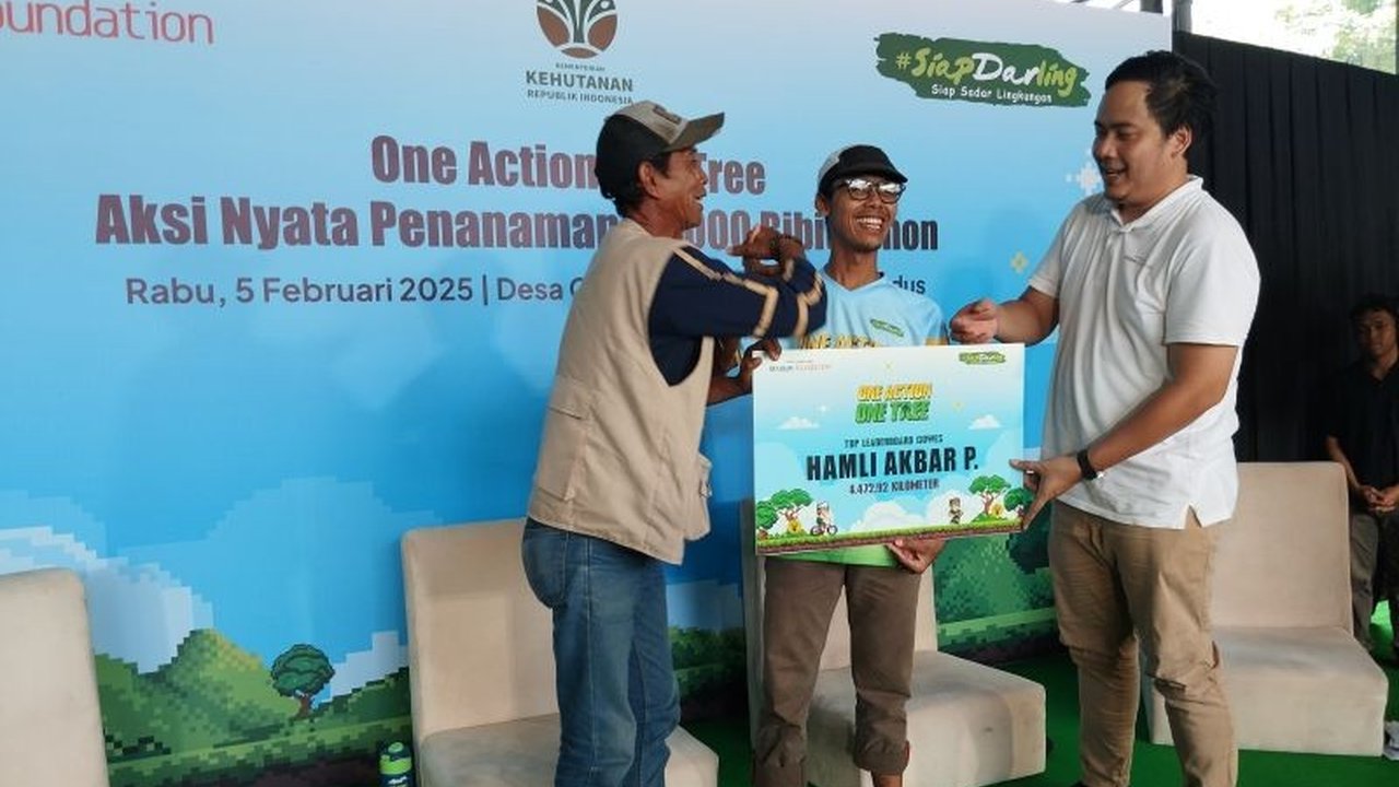 Djarum Foundation melalui program #OneActionOneTree (OAOT) berhasil menanam 26.000 pohon di Bukit Patiayam, Kudus, berkolaborasi dengan Kelompok Tani Wonorejo dan melibatkan relawan untuk mengembalikan kehijauan serta meningkatkan kesejahteraan masyarakat