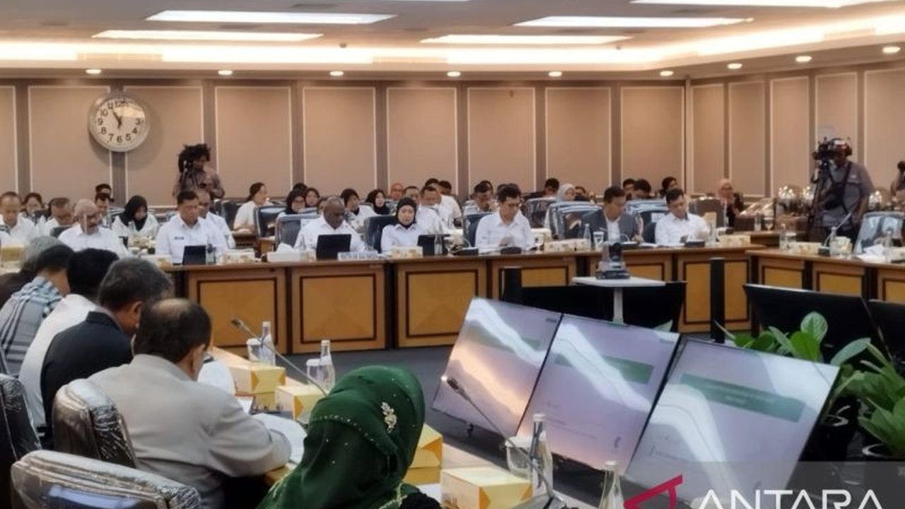 Menteri HAM Natalius Pigai menjelaskan amnesti bagi 44.000 narapidana bertujuan membangun bangsa yang bermartabat, menjunjung tinggi nilai Pancasila dan HAM, serta mengurangi kelebihan kapasitas lapas.