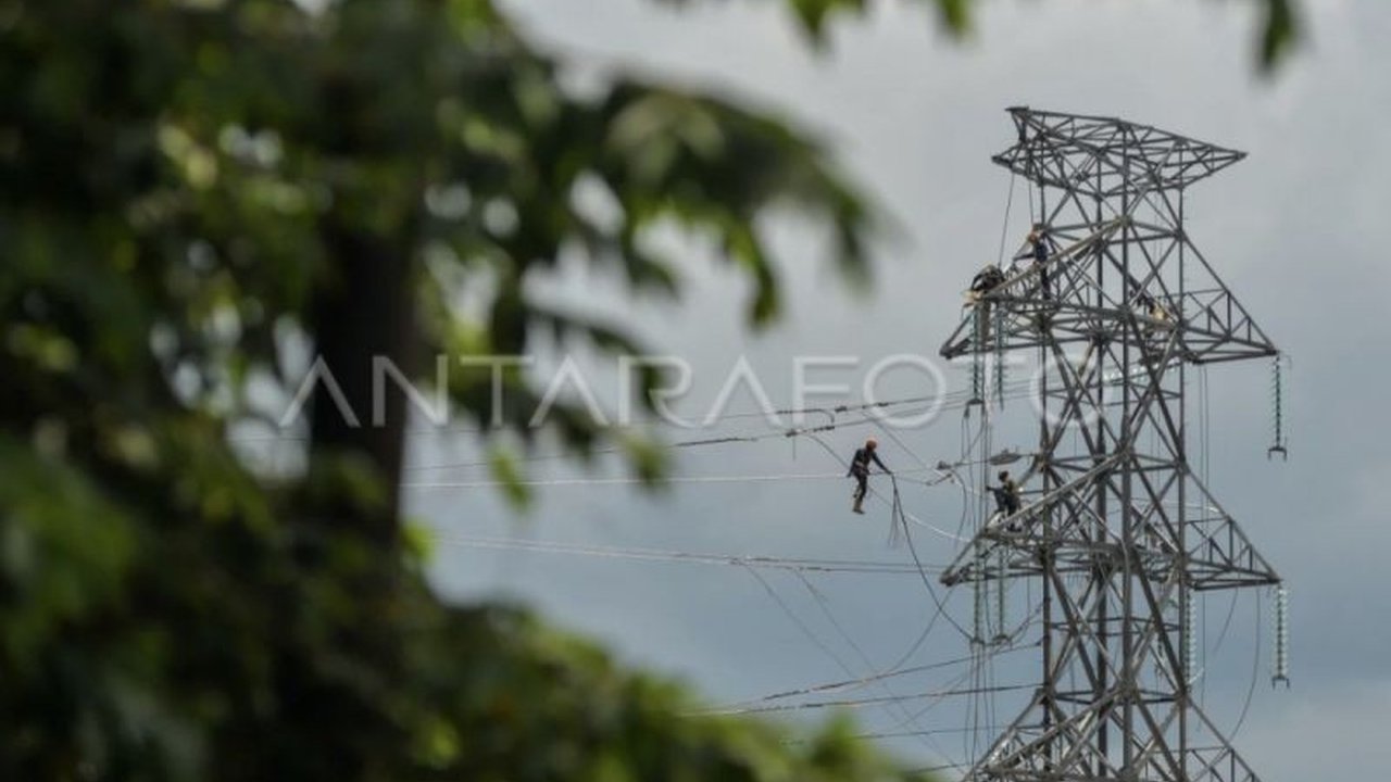PLN dan Kejaksaan Tinggi Kalimantan Tengah (Kejati Kalteng) bersinergi untuk memastikan kelancaran proyek strategis nasional pengembangan interkoneksi Sistem Kelistrikan Khatulistiwa, termasuk penyelesaian SUTT 150 kV Kendawangan-Sukamara.