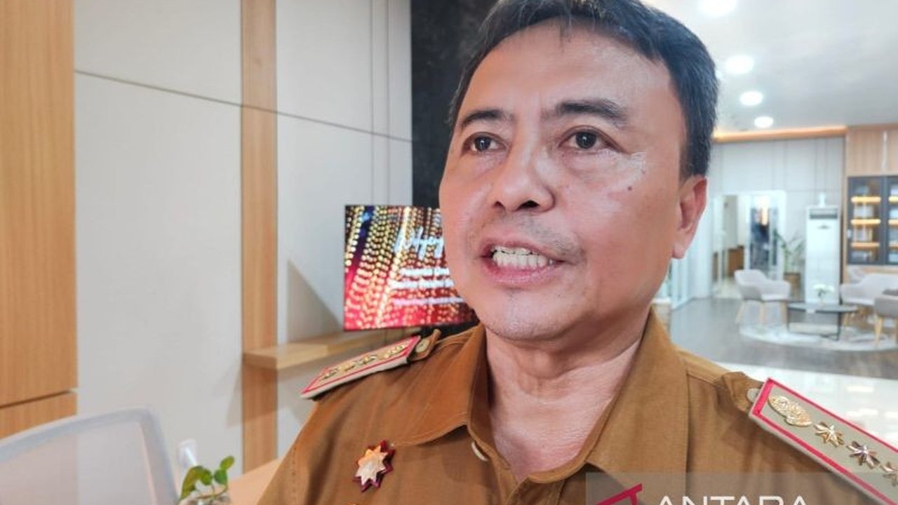 Sekda Jabar meminta seluruh kabupaten/kota meningkatkan kewaspadaan bencana hidrometeorologi akibat bibit siklon tropis yang berpotensi menimbulkan hujan ekstrem dan gelombang tinggi.