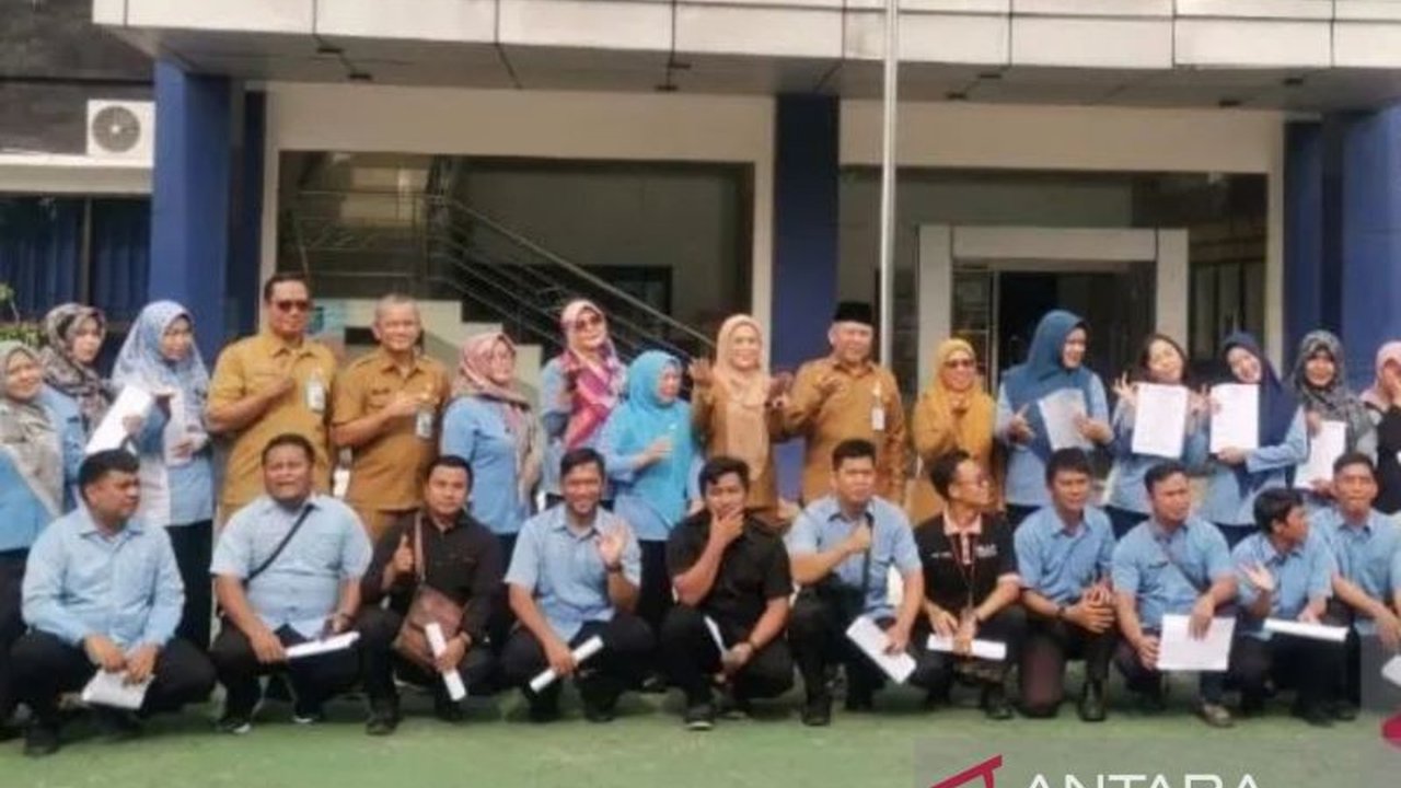 Pemerintah Provinsi Kepulauan Bangka Belitung (Pemprov Babel) tingkatkan kinerja Aparatur Sipil Negara (ASN) melalui penandatanganan pakta integritas dan perjanjian kinerja untuk mendorong tanggung jawab dan pelayanan publik yang lebih baik.