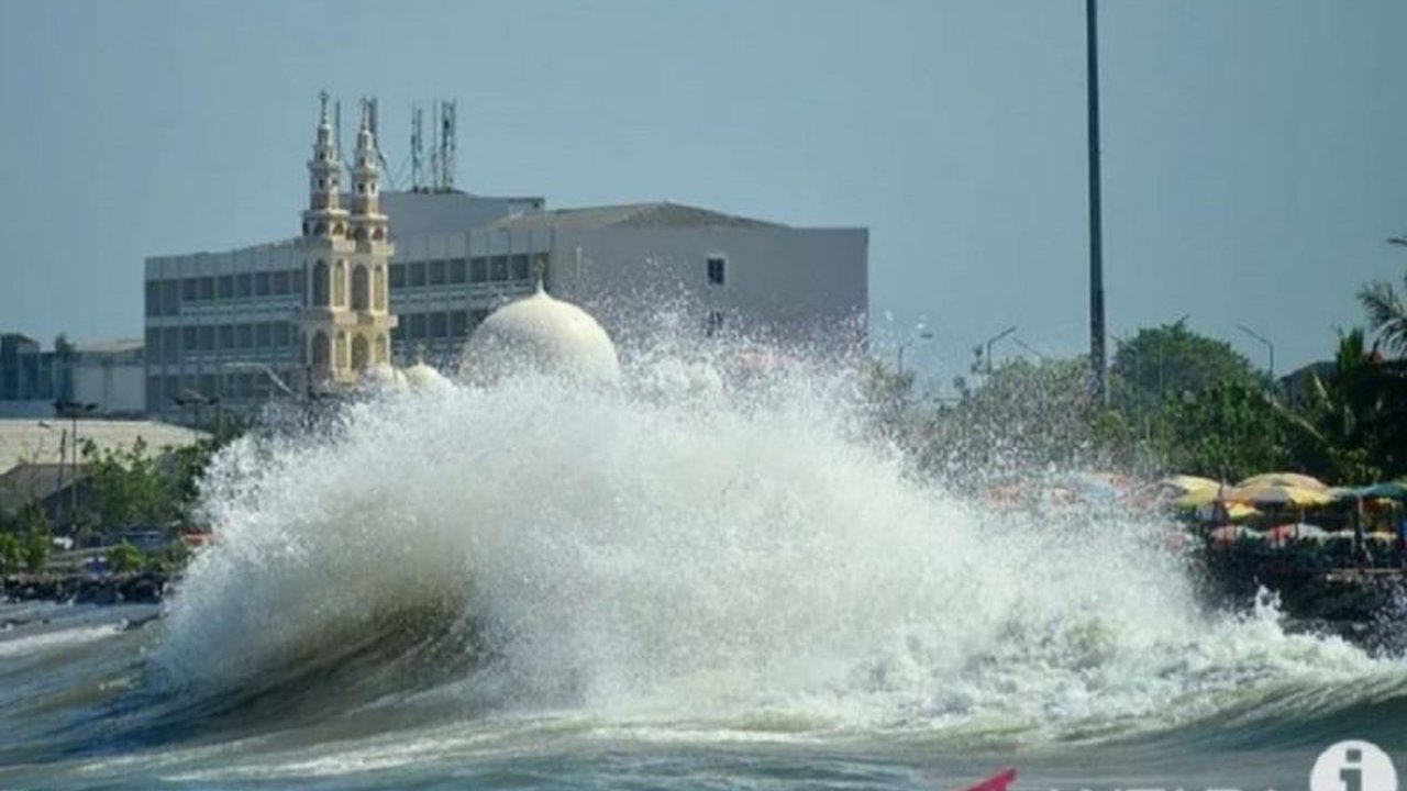 Stasiun Meteorologi Maritim Belawan memperingatkan potensi gelombang laut setinggi 1,25-2,5 meter di perairan Nias-Sibolga dan sekitarnya mulai Kamis hingga Sabtu malam, disertai potensi hujan ringan di beberapa wilayah Sumatera Utara.