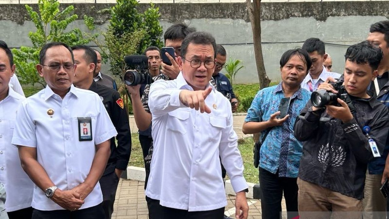 Pemerintah Indonesia tengah fokus pada diversifikasi produk ekspor untuk mengurangi potensi dampak negatif dari kebijakan tarif impor baru Amerika Serikat di bawah pemerintahan Donald Trump.