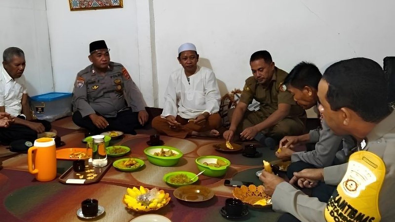 Satgas Operasi Madago Raya Polda Sulteng dan FKUB Kabupaten Sigi bersinergi mencegah paham radikalisme dan intoleransi di wilayah tersebut, dengan fokus pada penguatan moderasi beragama dan dukungan program Kampung Moderasi Beragama.