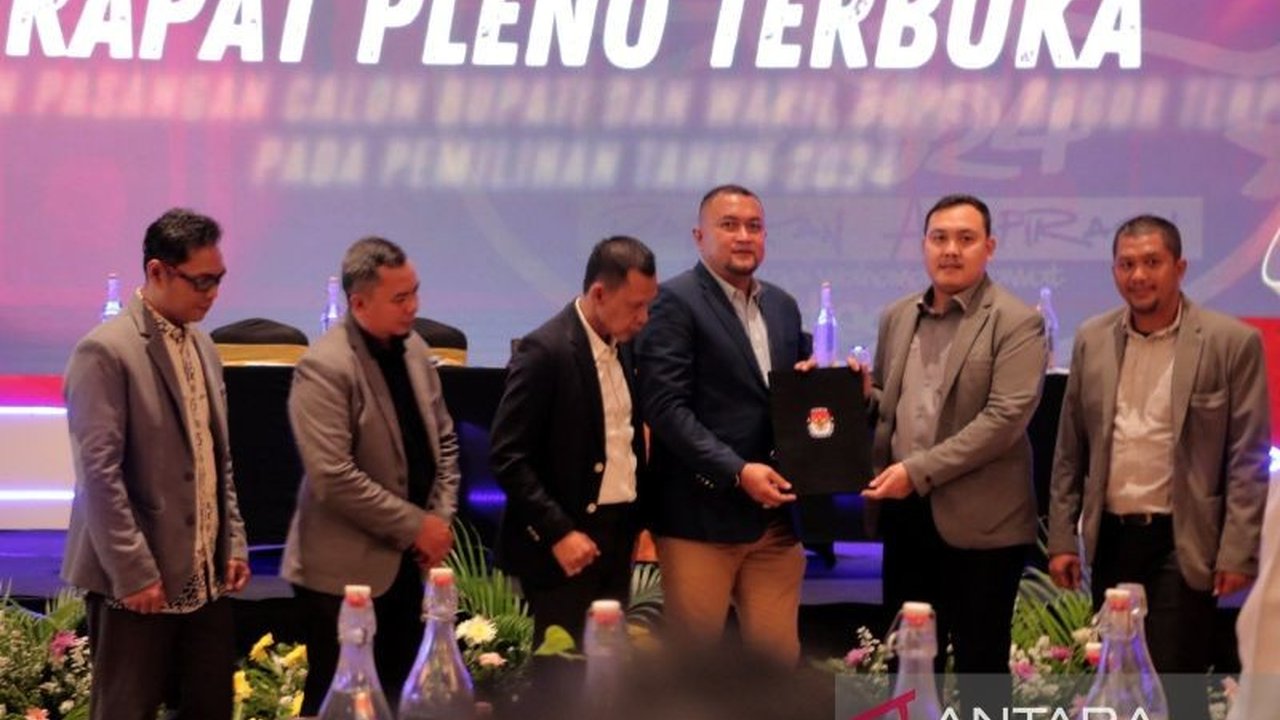 KPU Kabupaten Bogor menetapkan Rudy Susmanto-Ade Ruhandi sebagai Bupati dan Wakil Bupati terpilih periode 2025-2030 setelah meraih 1.559.328 suara, mengungguli pasangan lainnya.