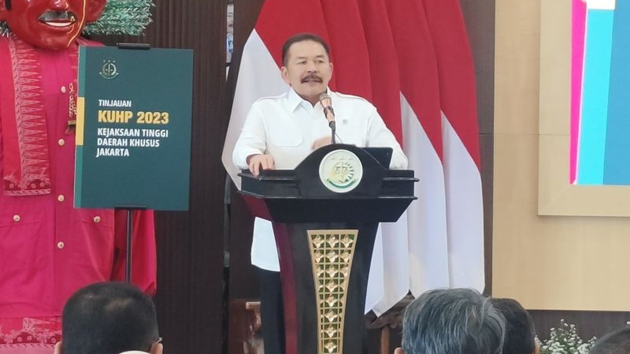 Jaksa Agung mengungkapkan kendala pelaksanaan hukuman mati di Indonesia, terutama terkait 300 terpidana mati, banyaknya WNA, dan pertimbangan hubungan diplomatik serta nasib WNI di luar negeri.