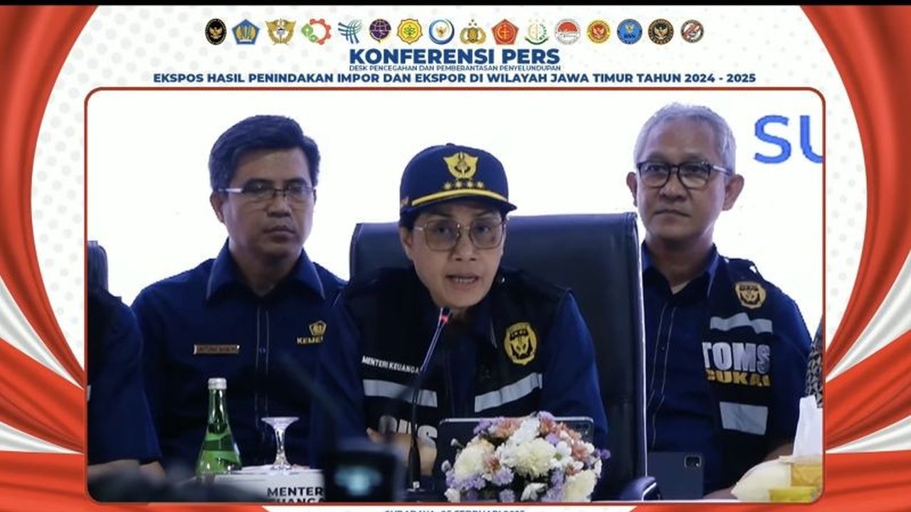 Dalam 100 hari kerja Kabinet Indonesia Maju, Bea Cukai berhasil menggagalkan penyelundupan barang senilai Rp4,06 triliun, termasuk rokok, miras, dan tekstil, serta menerapkan strategi pengawasan yang lebih efektif.