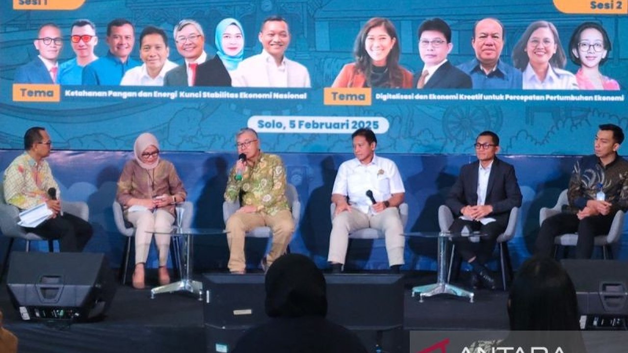 Direktur Eksekutif Segara Research Institute, Piter Abdullah, optimis Indonesia mampu mencapai swasembada pangan dan energi dengan komitmen kuat dan strategi holistik, memanfaatkan potensi alam yang melimpah serta mengatasi tantangan seperti berkurangnya.