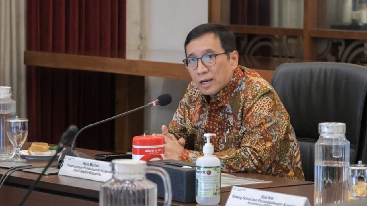 Bappenas akan menyusun Voluntary National Reviews (VNR) 2025, laporan kemajuan implementasi Tujuan Pembangunan Berkelanjutan (SDGs) di Indonesia yang akan mencakup evaluasi capaian dan tantangan selama RPJMN 2020-2024 serta menjadi VNR pertama di periode.