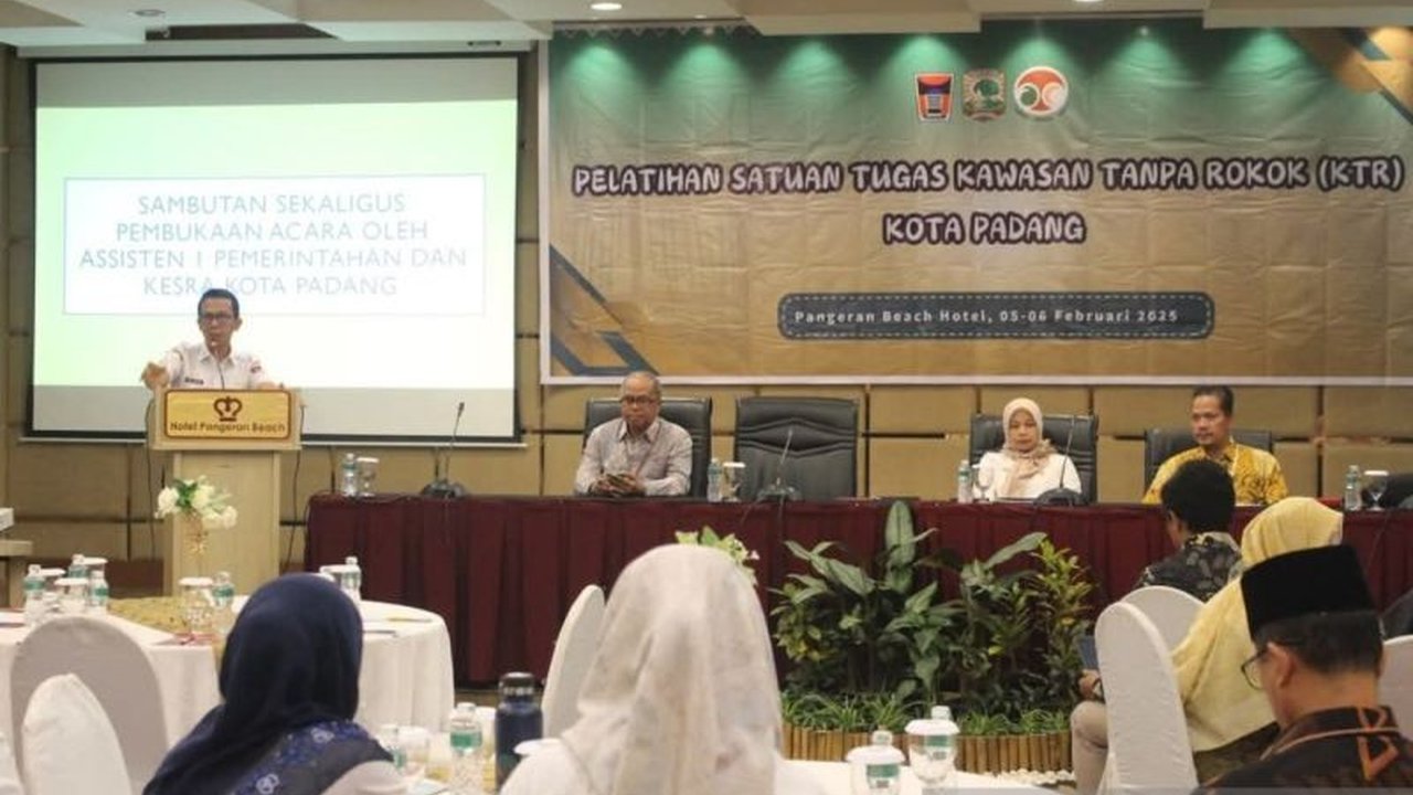 Pemerintah Kota Padang meningkatkan kapasitas Satgas Kawasan Tanpa Rokok (KTR) melalui pelatihan, guna meningkatkan kesadaran dan kepatuhan masyarakat terhadap aturan KTR serta menciptakan lingkungan kota yang lebih sehat.