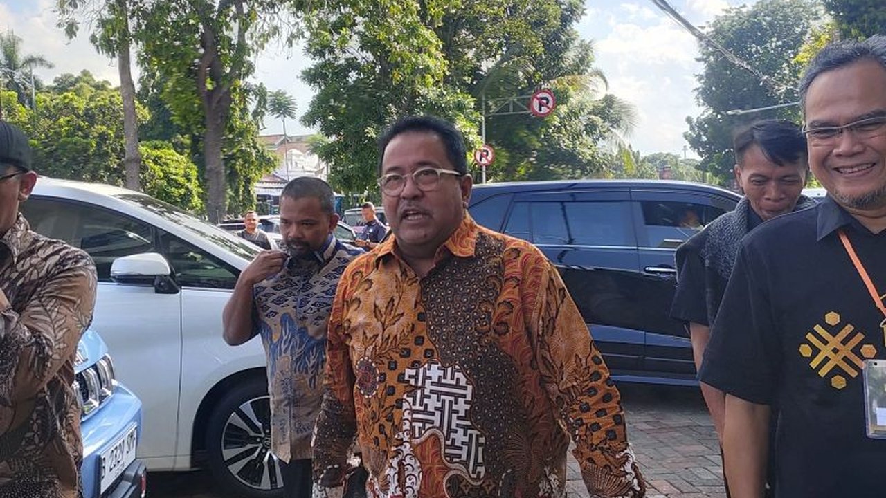 Wagub terpilih DKI Jakarta, Rano Karno, mempertimbangkan usulan nilai minimal 70 untuk penerima KJP, karena kata 'pintar' dalam KJP mensyaratkan kriteria tertentu.