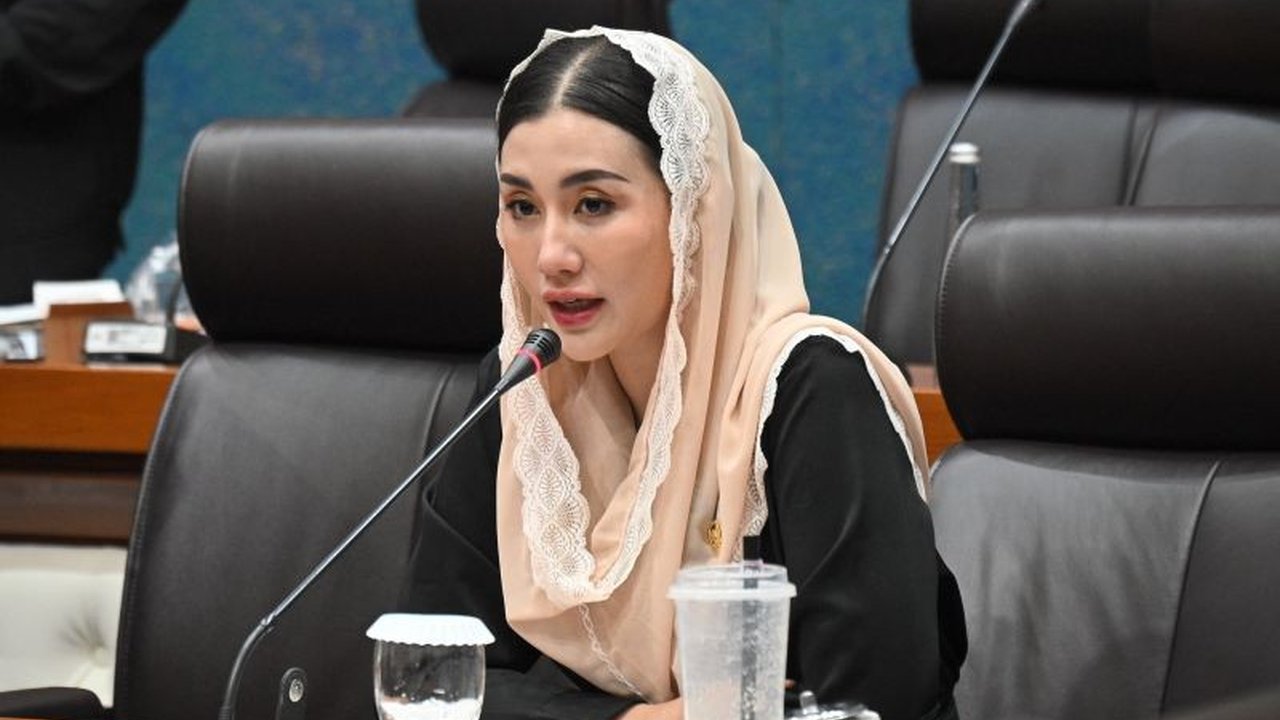 Anggota Komisi VII DPR meminta penjelasan komprehensif dari pemerintah terkait skema pembiayaan UMKM dalam program Makan Bergizi Gratis (MBG), termasuk soal bunga pinjaman dan lembaga keuangan yang terlibat.