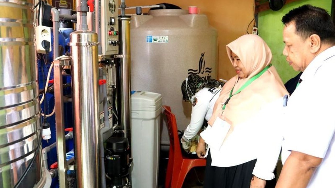 Dinas Kesehatan Kota Gorontalo memeriksa kualitas air minum di Lapas Kelas IIA Gorontalo yang menggunakan teknologi penyaringan modern, memastikan kesehatan warga binaan.