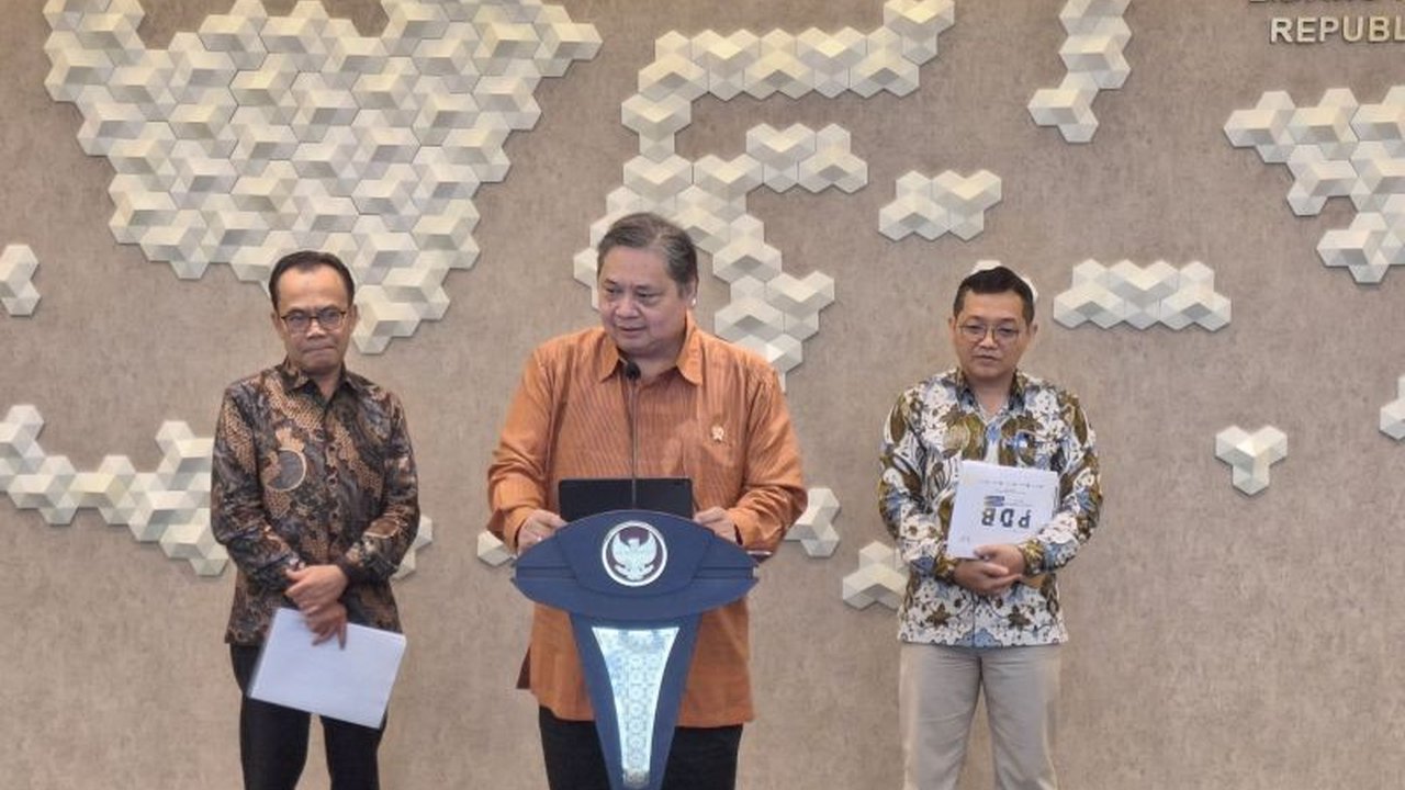 Menteri Airlangga Hartarto mengumumkan pemangkasan anggaran Kemenko Perekonomian sebesar 52,5 persen, atau sekitar Rp218,38 miliar, sebagai respons terhadap Instruksi Presiden terkait efisiensi anggaran negara, namun menegaskan komitmen untuk tetap menjal