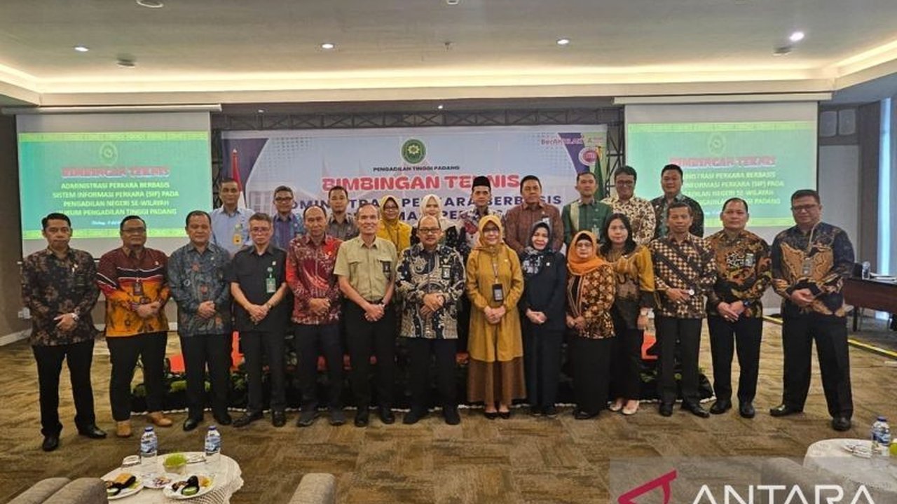 Ketua Pengadilan Negeri se-Sumatera Barat dan Hakim Tinggi mendeklarasikan komitmen anti suap dan korupsi,  bertekad membangun zona integritas WBK/WBBM serta  mewujudkan peradilan yang bersih dan melayani.