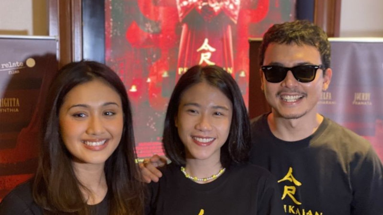Aktris Brigitta Cynthia rela mencukur alis dan menghabiskan waktu berhari-hari di Perpustakaan Nasional demi mendalami perannya sebagai wanita keturunan Tionghoa di film horor 