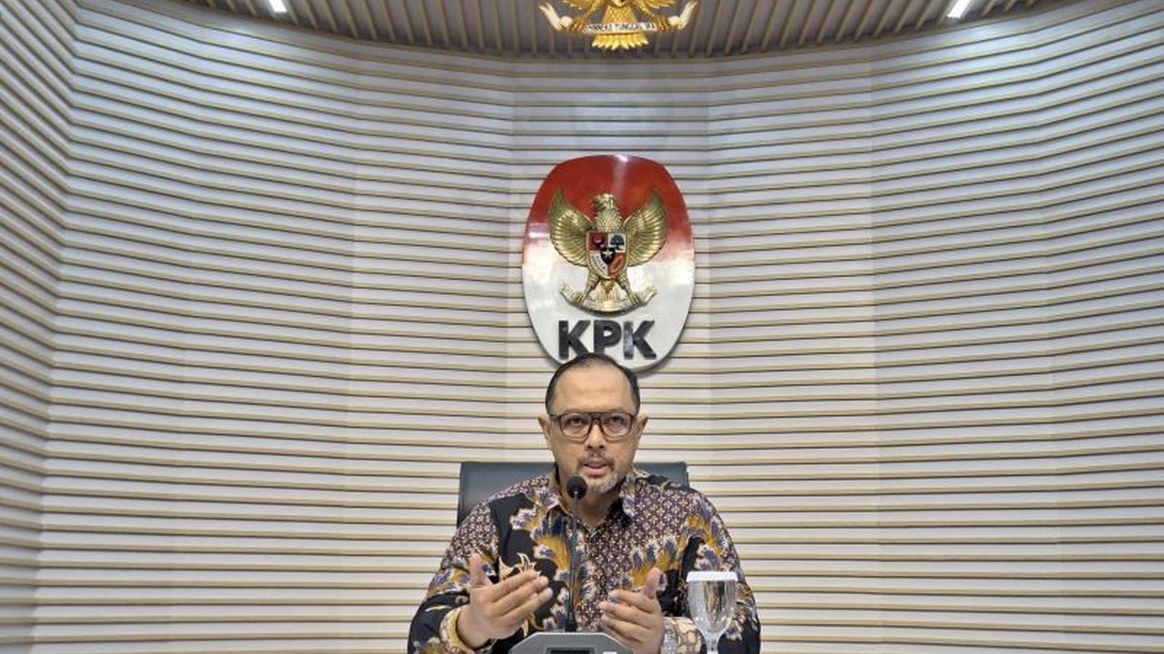 Komisi Pemberantasan Korupsi (KPK) memeriksa dua PNS Setjen DPR dan Sekretaris Jenderal DPR terkait dugaan korupsi pengadaan sarana dan kelengkapan rumah jabatan anggota DPR RI tahun 2020, dengan potensi kerugian negara miliaran rupiah.