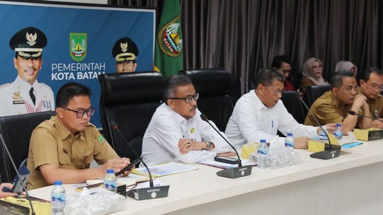 Pemkot Batam berkolaborasi dengan Bener Meriah, Bukittinggi, dan Lombok Timur untuk kendalikan inflasi melalui perluasan kerja sama antar daerah penghasil pangan, khususnya cabai, serta berbagai strategi lain.