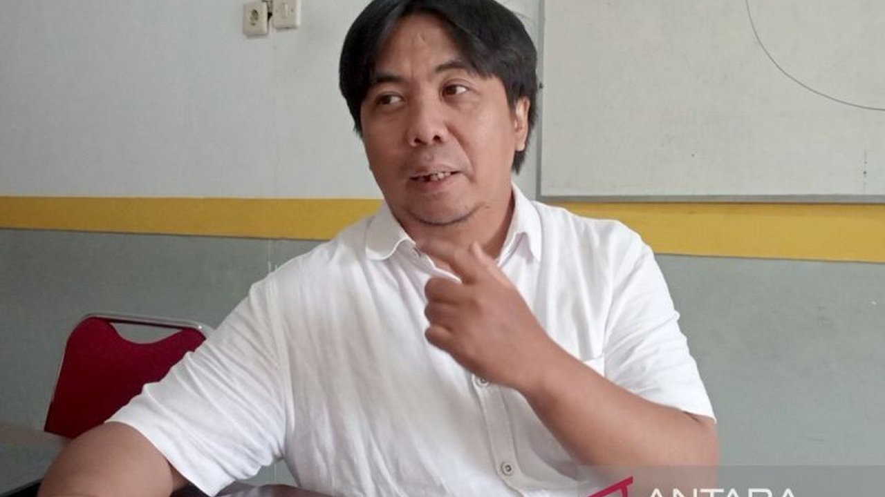 Akademisi Unsoed, Indaru Setyo Nurprojo, menyarankan pelantikan kepala daerah hasil Pilkada 2024 diundur setelah Lebaran 2025 untuk mengikuti pembekalan bersama yang diinginkan Presiden Prabowo dan menghindari potensi konflik dengan bulan Ramadan serta ar