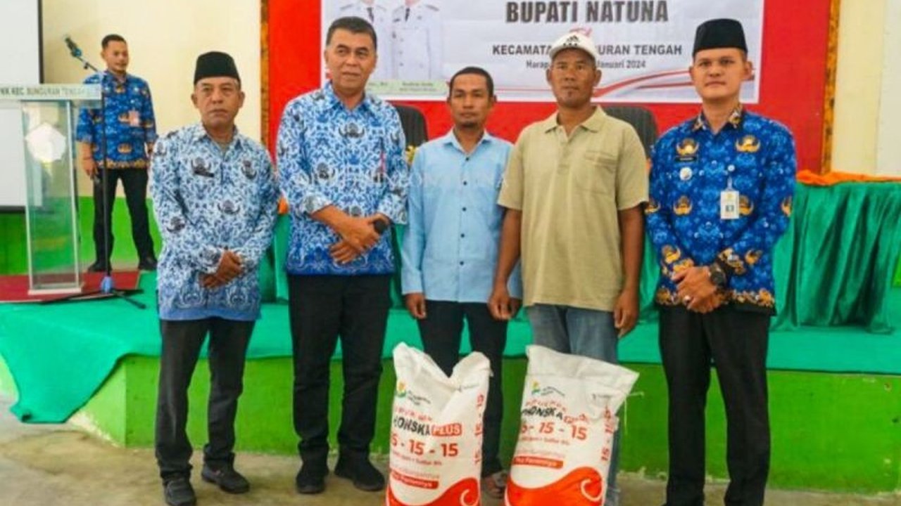 Pemerintah Kabupaten Natuna mengalokasikan Rp300 juta dari APBD 2025 untuk pengadaan 50 ton pupuk dolomit guna meningkatkan produktivitas pertanian dan menetralkan keasaman tanah.