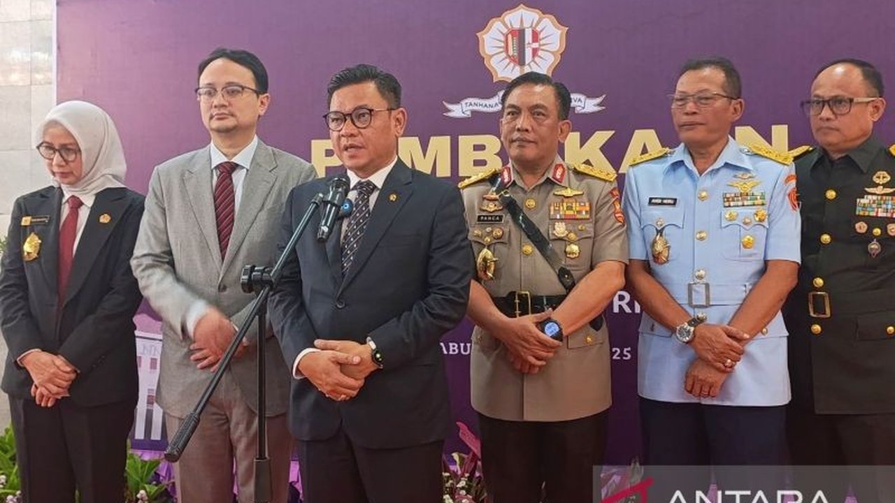 Lembaga Ketahanan Nasional (Lemhannas) melakukan efisiensi anggaran Rp64 miliar pada tahun 2025 untuk mendukung program Astacita dan kebijakan Presiden Prabowo Subianto, dengan pemotongan terbesar pada pos belanja ATK, perjalanan dinas, dan lainnya.