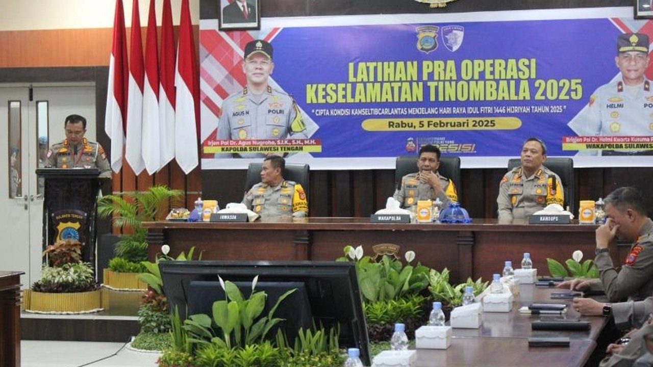 Polda Sulteng menggelar latihan praoperasi untuk Operasi Keselamatan Tinombala 2025 guna meningkatkan disiplin berlalu lintas masyarakat dan meminimalisir kecelakaan di jalan raya selama 14 hari pada bulan Februari 2025.