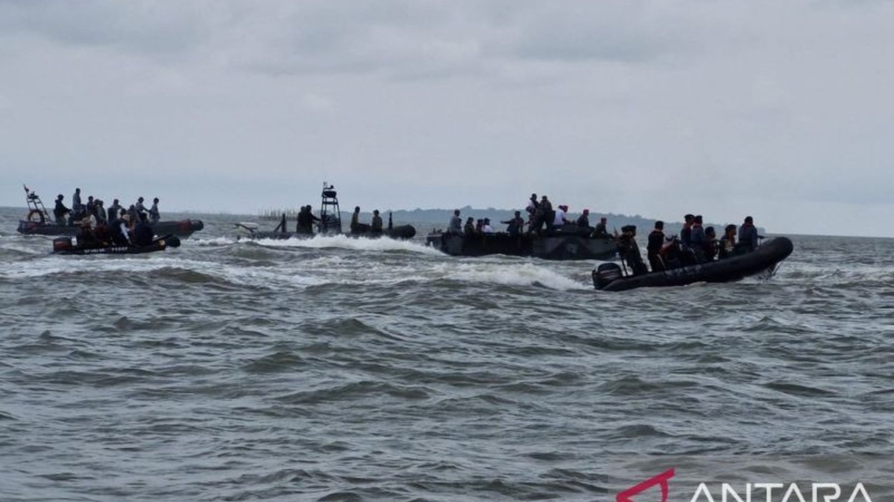 Pembongkaran pagar laut sepanjang 30,16 kilometer di perairan Tangerang oleh TNI AL segera tuntas; 20,7 kilometer telah selesai dibongkar, kendati sempat terhambat cuaca buruk.