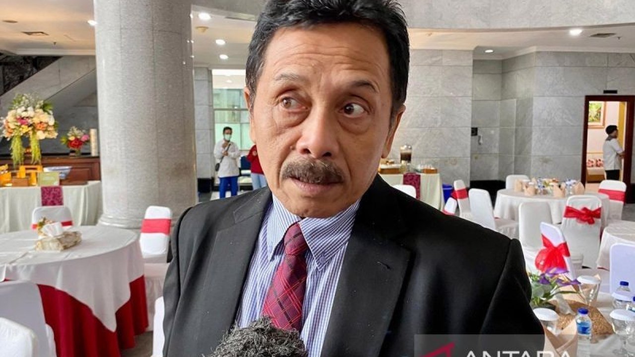 Ketua MKMK, I Dewa Gede Palguna, mempertanyakan revisi tata tertib DPR yang memungkinkan evaluasi hakim konstitusi,  menganggapnya melanggar prinsip hukum ketatanegaraan dan UUD 1945.