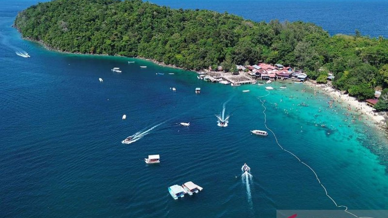 Program desa wisata berhasil menciptakan pahlawan lokal yang bangkit dari keterpurukan sektor pariwisata selama pandemi dan mendorong pertumbuhan ekonomi berbasis masyarakat.