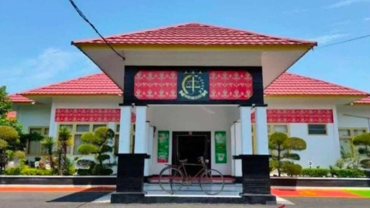 Kejari Mukomuko memastikan penyidikan kasus korupsi pembangunan gedung Pengadilan Agama Mukomuko tahun 2023 terus berlanjut, meskipun beberapa saksi sulit dipanggil karena berada di luar daerah bahkan antar pulau.