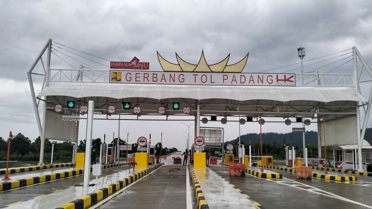 Himpunan Pengembangan Jalan Indonesia (HPJI) menilai Tol Padang-Pekanbaru sangat penting untuk meningkatkan perekonomian Sumatera Barat dan nasional, meskipun pembangunannya masih menghadapi tantangan pembebasan lahan.
