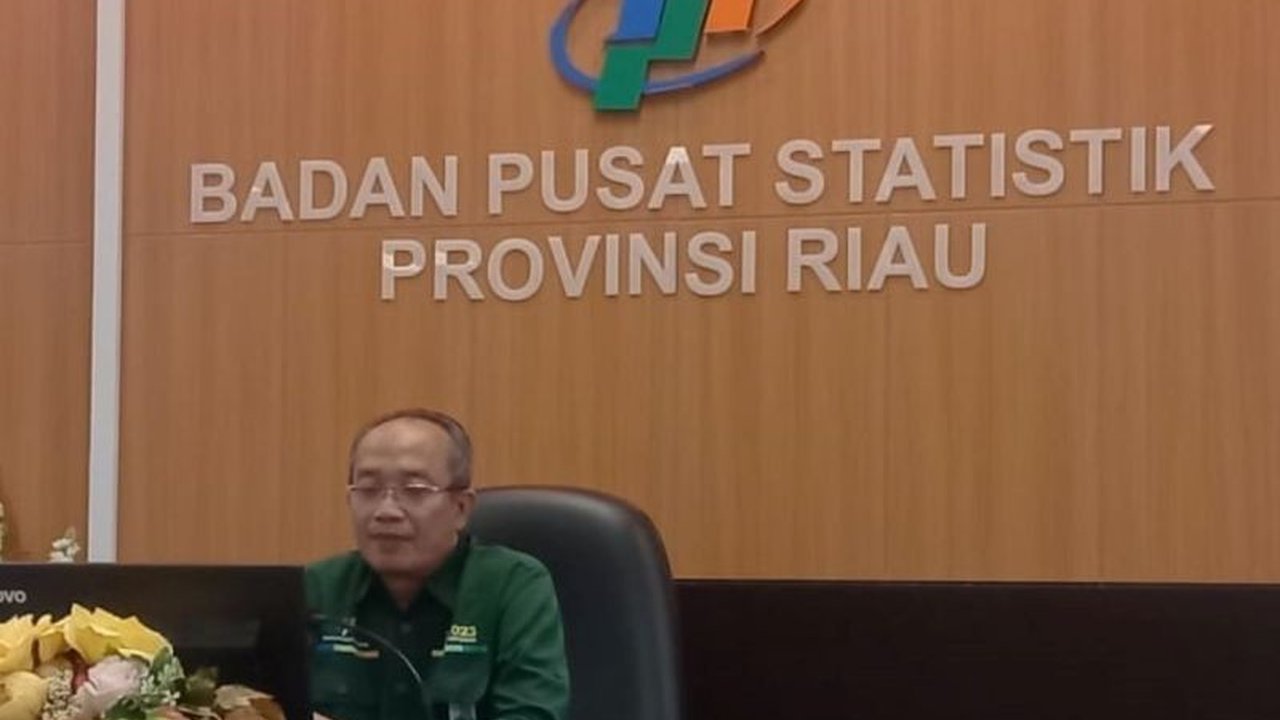 Pertumbuhan ekonomi Sumatera tahun 2024 mencapai 4,45%, dengan Riau berkontribusi 22,48% terhadap PDR Sumatera,  kedua setelah Sumatera Utara (23,55%).
